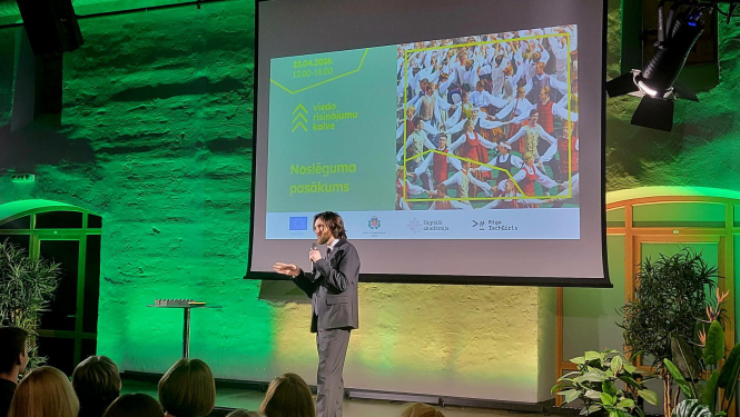 Attēlā redzams pasākums.