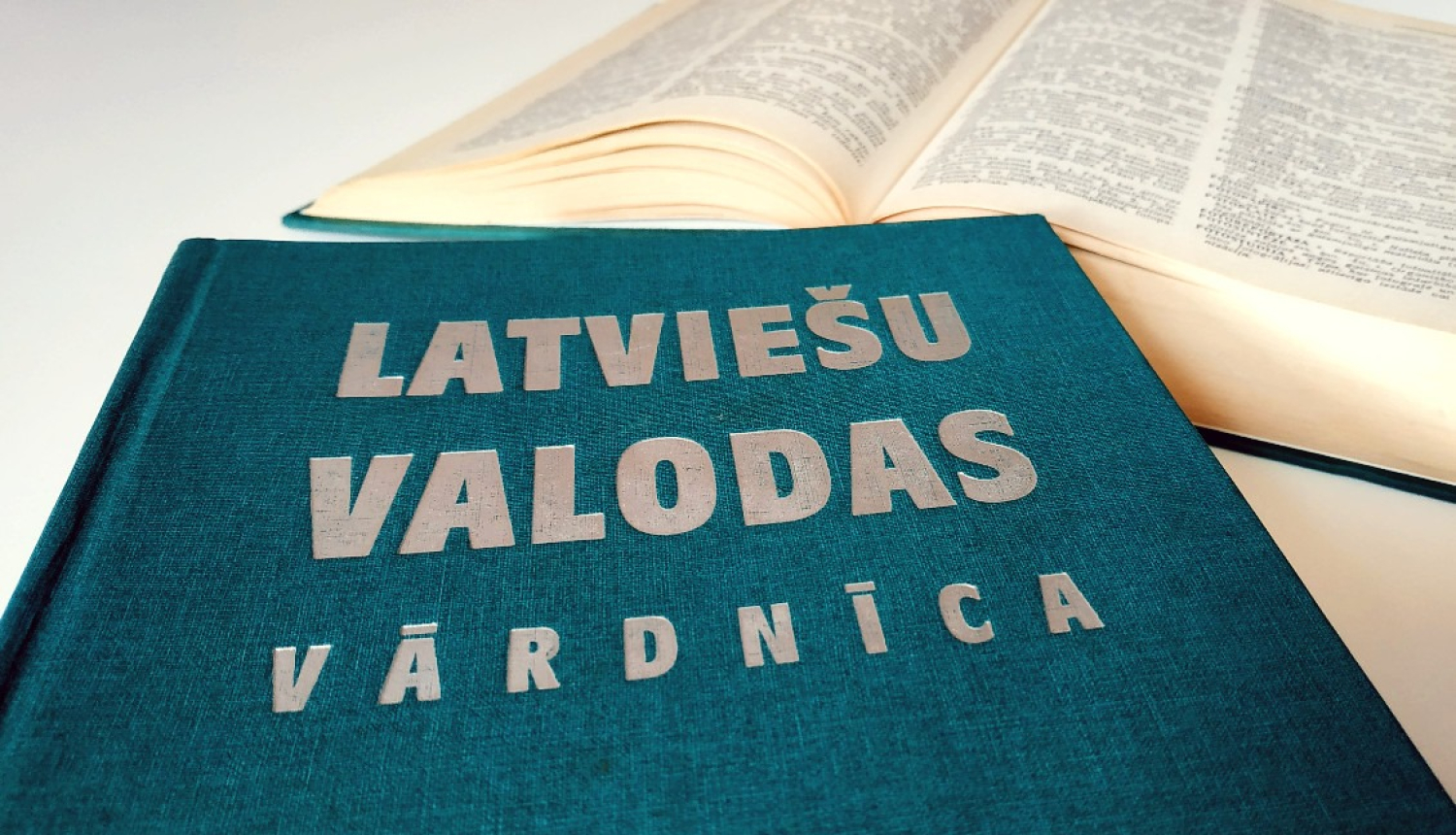 Latviešu valodas vārdnīcas attēls